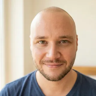 Fabian Fehervary — Hypnose Coach und Gründer von von Weissenburg Hypnose